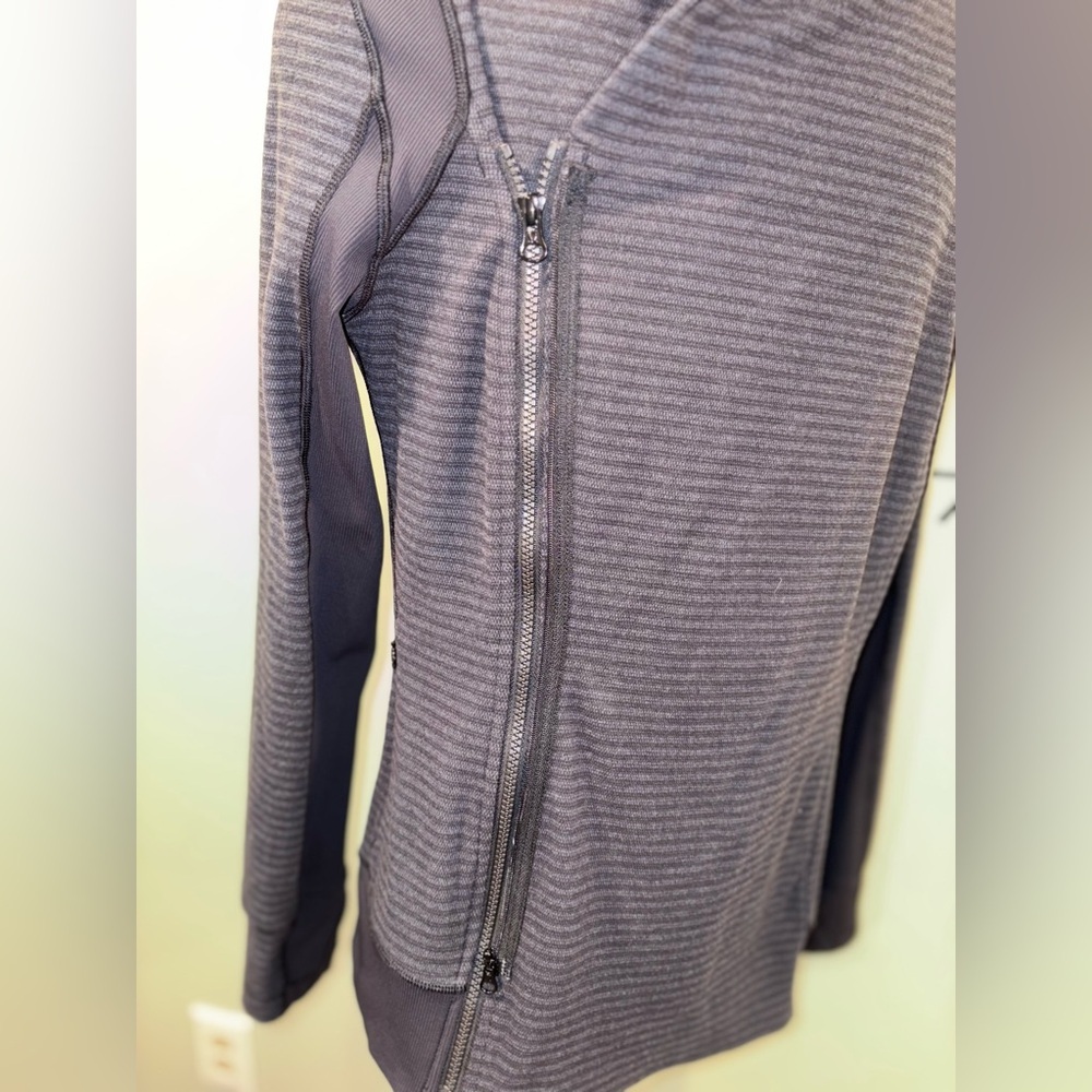 Lululemon Bhakti Yoga Jacket Size 12 - Picture 7 of 11